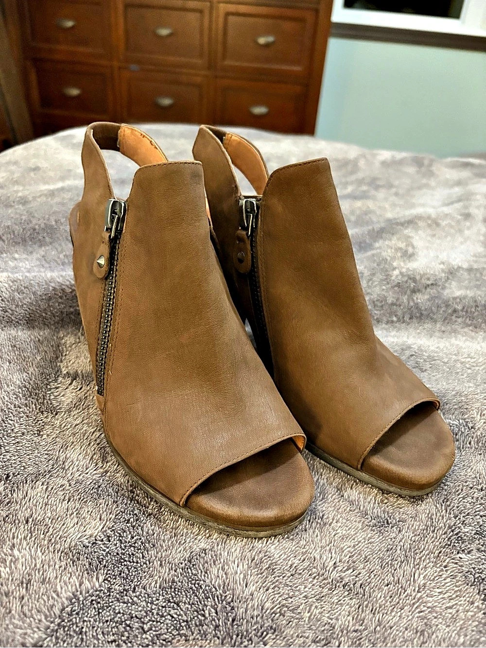 Gentle Souls Sage Peep Toe Leather Heels in Brown US 9.5 M